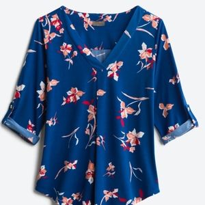 41 HAWTHORN-Kiana Roll Tab Knit Top